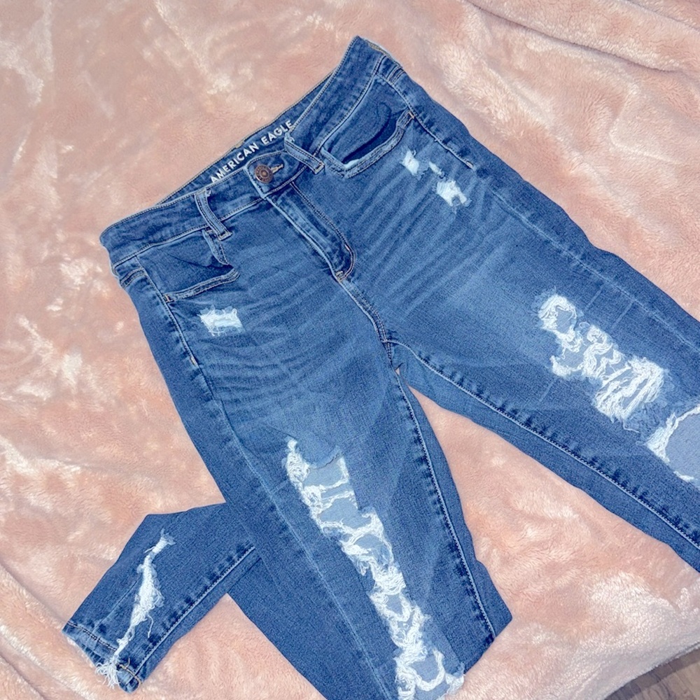 American eagle Light washed jeans with rips size 8 long